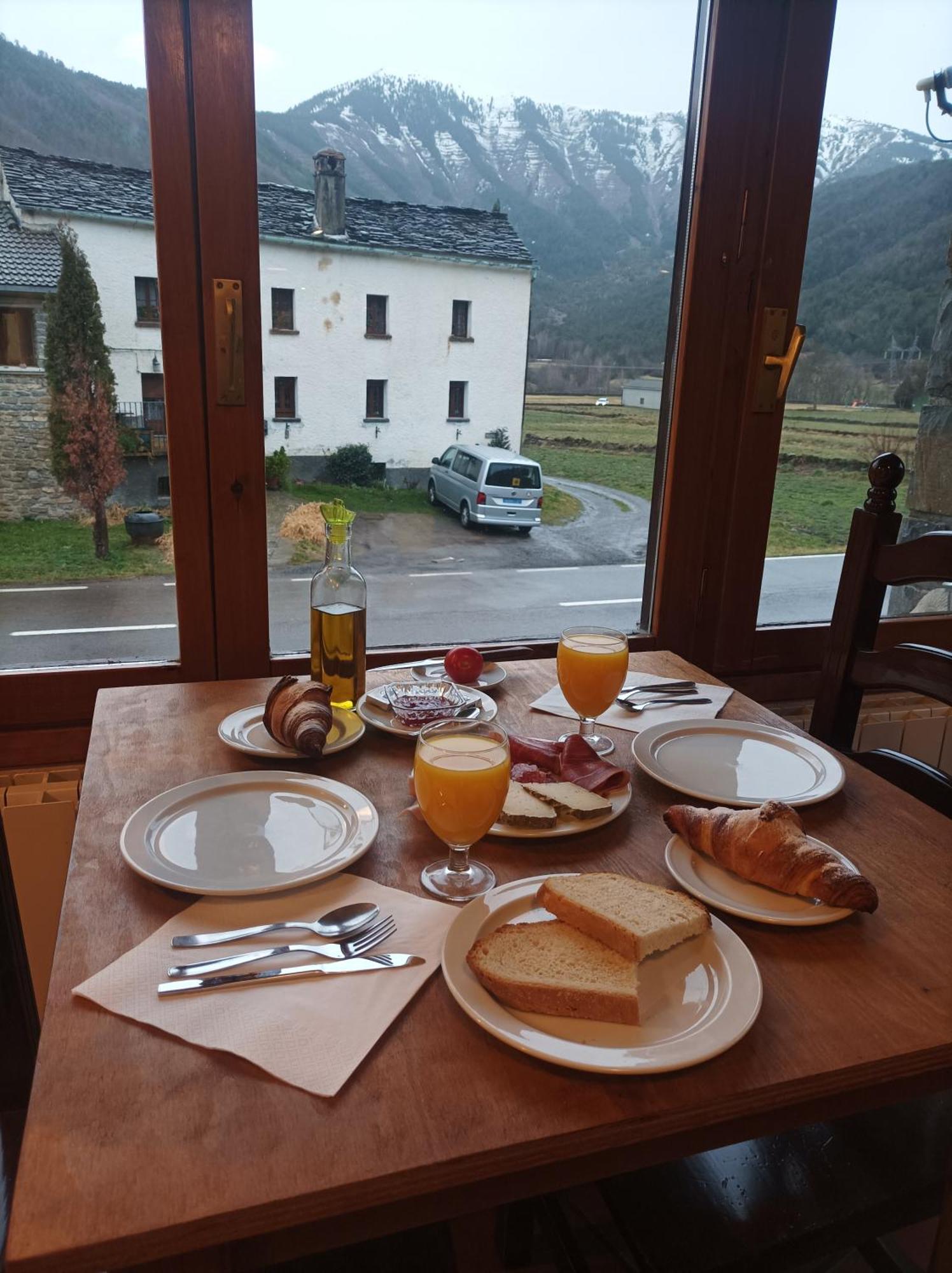 Hotel Las Nieves Linas de Broto Luaran gambar