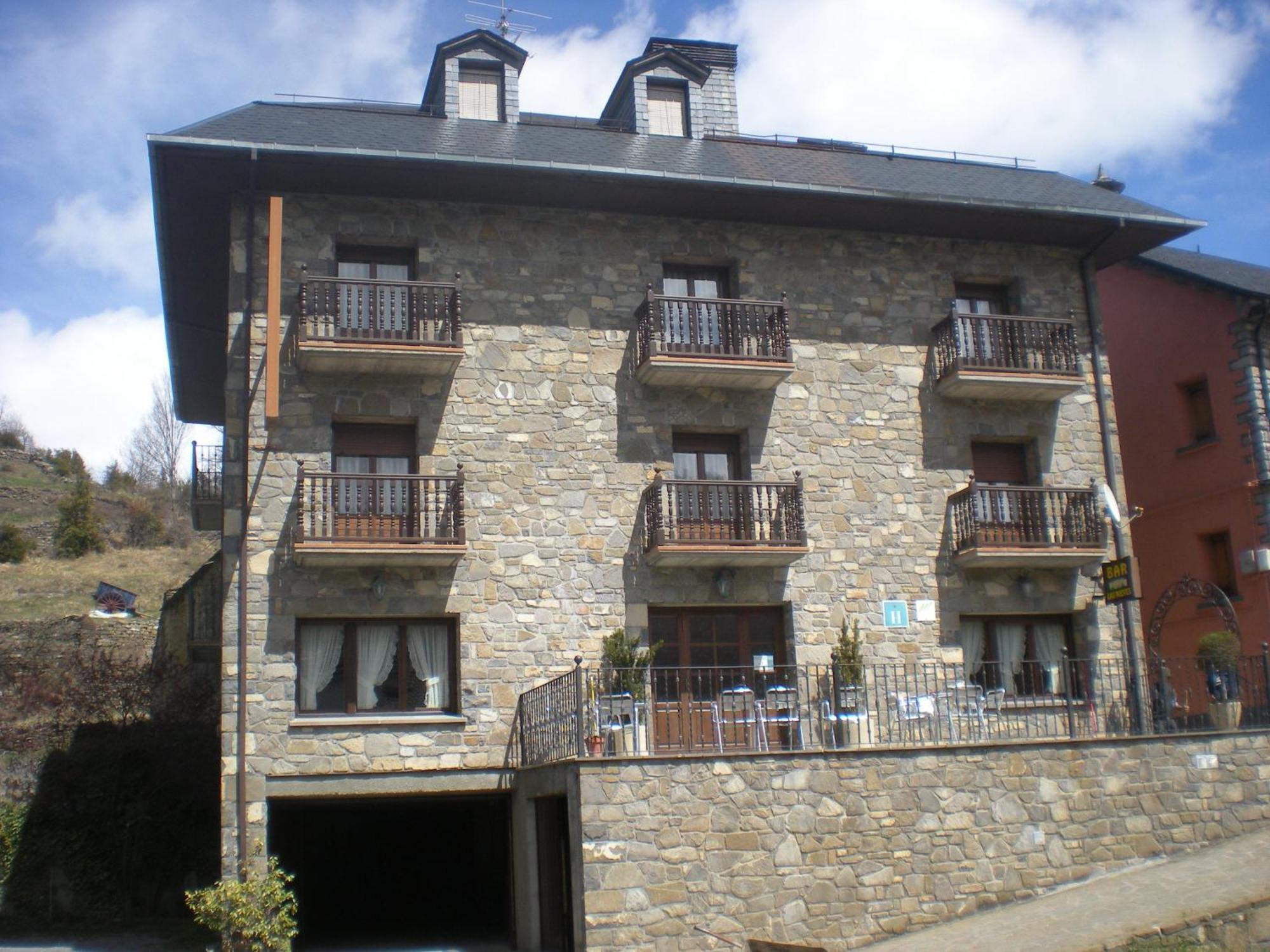Hotel Las Nieves Linas de Broto Luaran gambar