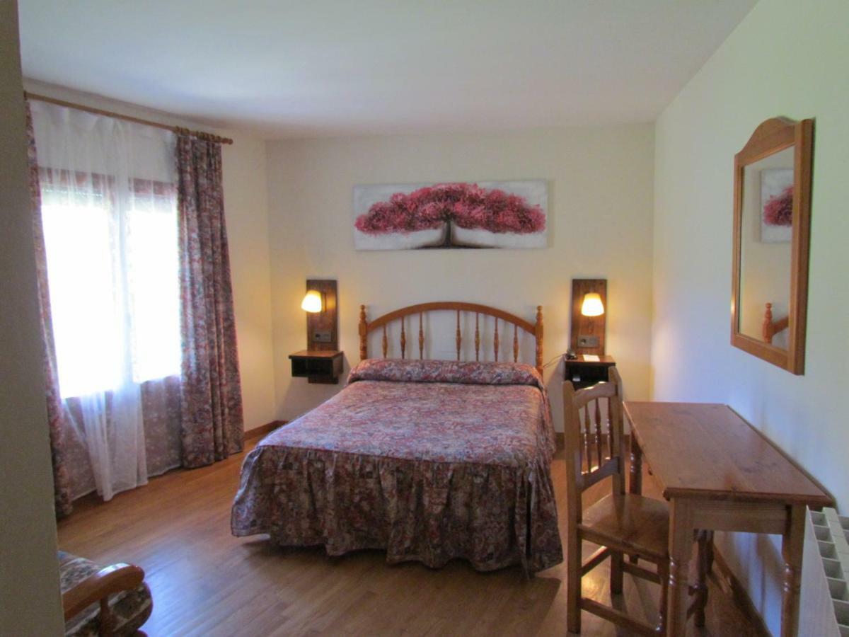 Hotel Las Nieves Linas de Broto Luaran gambar
