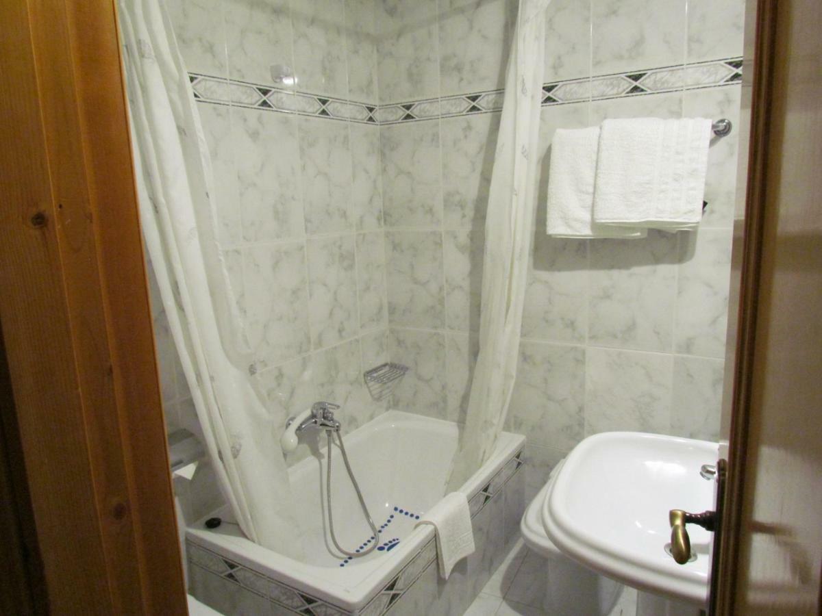 Hotel Las Nieves Linas de Broto Luaran gambar